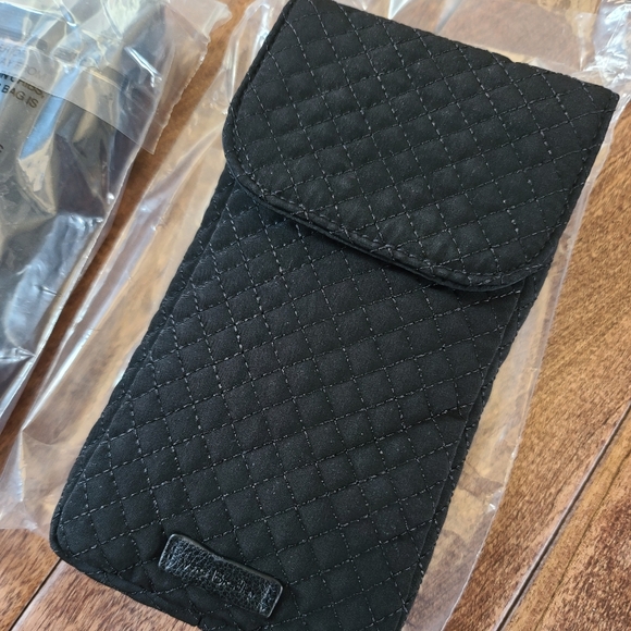 Vera Bradley Carson Cellphone Crossbody - Picture 1 of 4